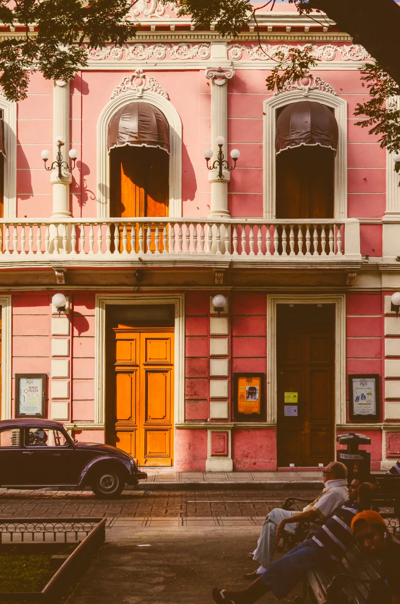 Fachadas coloniales llenas de color en Mérida